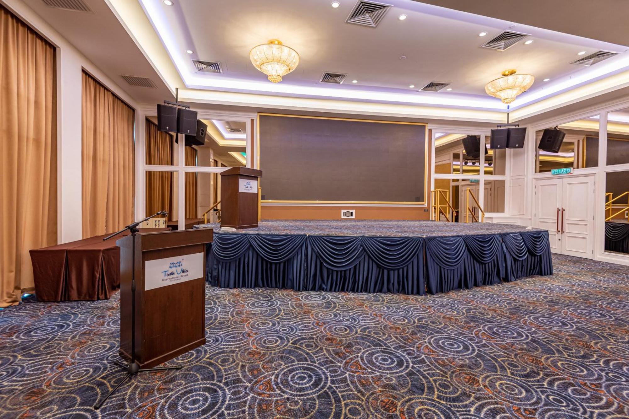 Tasik Villa International Resort Port Dickson Ngoại thất bức ảnh The ballroom of the hotel