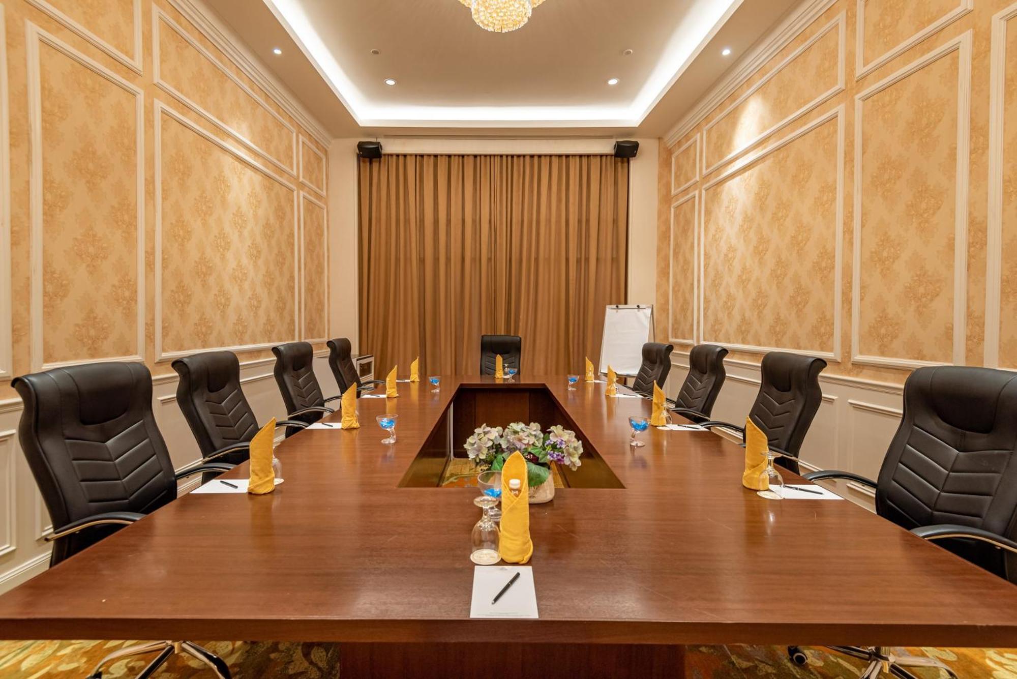 Tasik Villa International Resort Port Dickson Ngoại thất bức ảnh Boardroom
