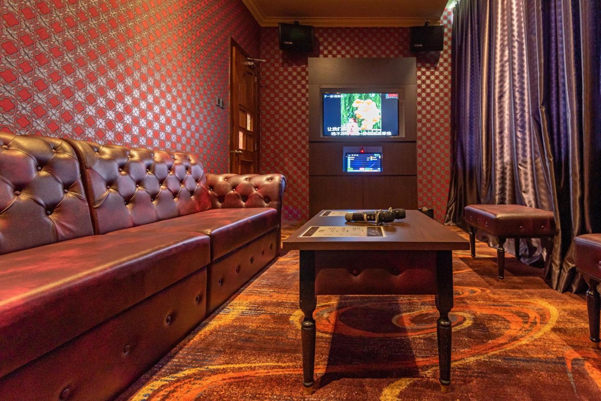 Tasik Villa International Resort Port Dickson Ngoại thất bức ảnh A private karaoke box in Shanghai