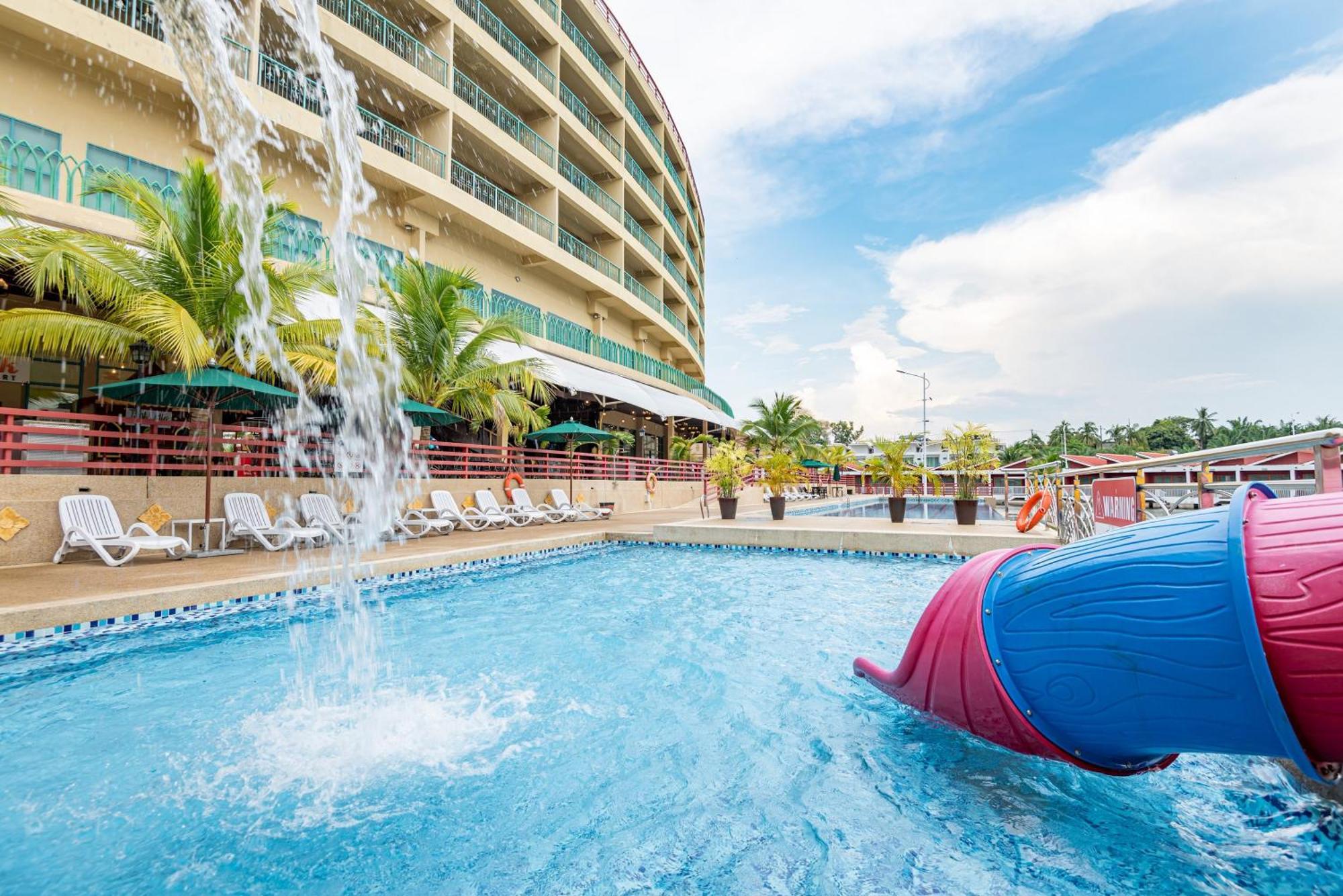 Tasik Villa International Resort Port Dickson Ngoại thất bức ảnh Waterpark