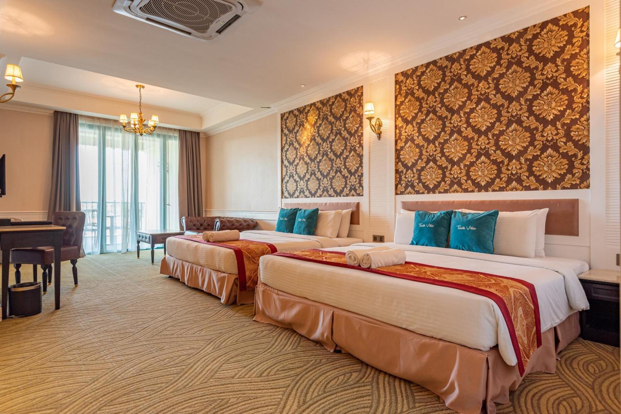 Tasik Villa International Resort Port Dickson Ngoại thất bức ảnh Deluxe Family
